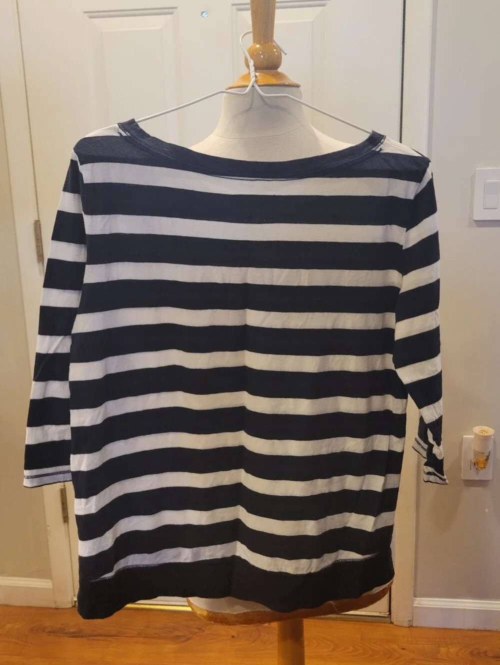 👜EUC~ Hollister Navy & White Striped Boatneck 3/4